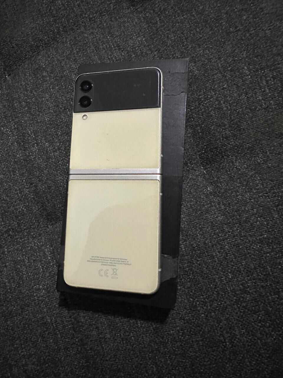 Riyadh, Mobile Phones, SAR 1300,  Galaxy Z Flip3 5G Mobile For Sale