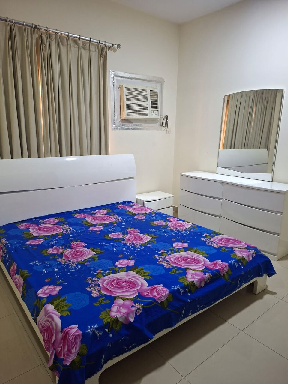 Hidd, Rooms for Rent, BHD 125/month,  Furnished,  15 Sq. Meter,  Well Furnished Room With Attached Washroom Available For Rent In A 2 Bedroom Flat