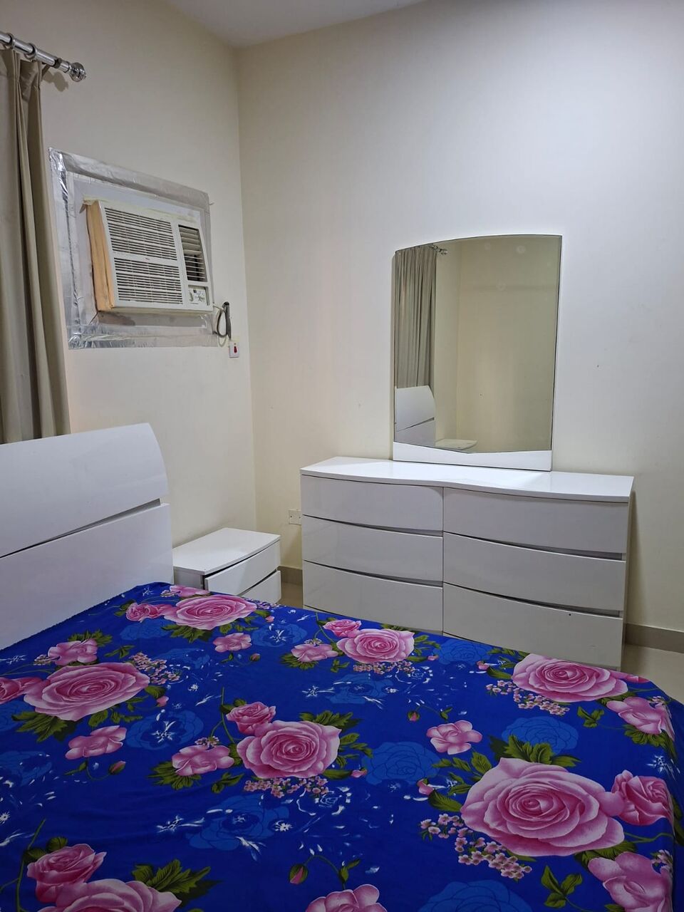 Hidd, Rooms for Rent, BHD 125/month,  Furnished,  15 Sq. Meter,  Well Furnished Room With Attached Washroom Available For Rent In A 2 Bedroom Flat