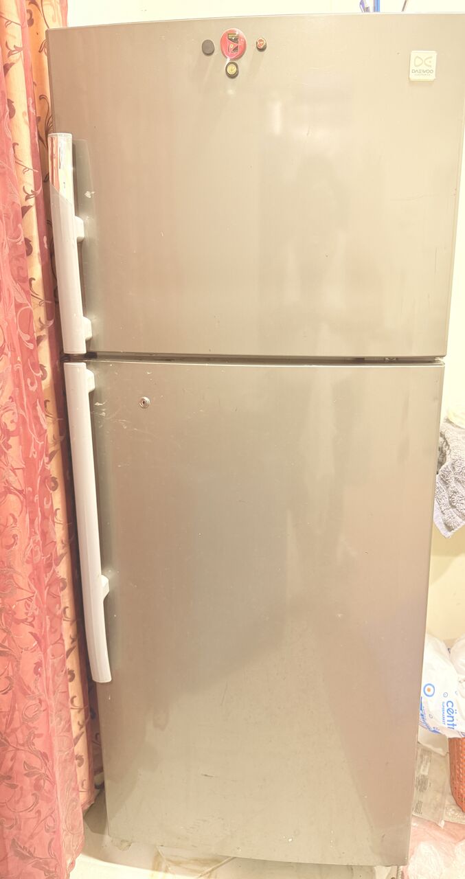 Manama, Appliances, BHD 75,  For Sale &ndash; Daewoo Refrigerator-Freezer 360 Ltr