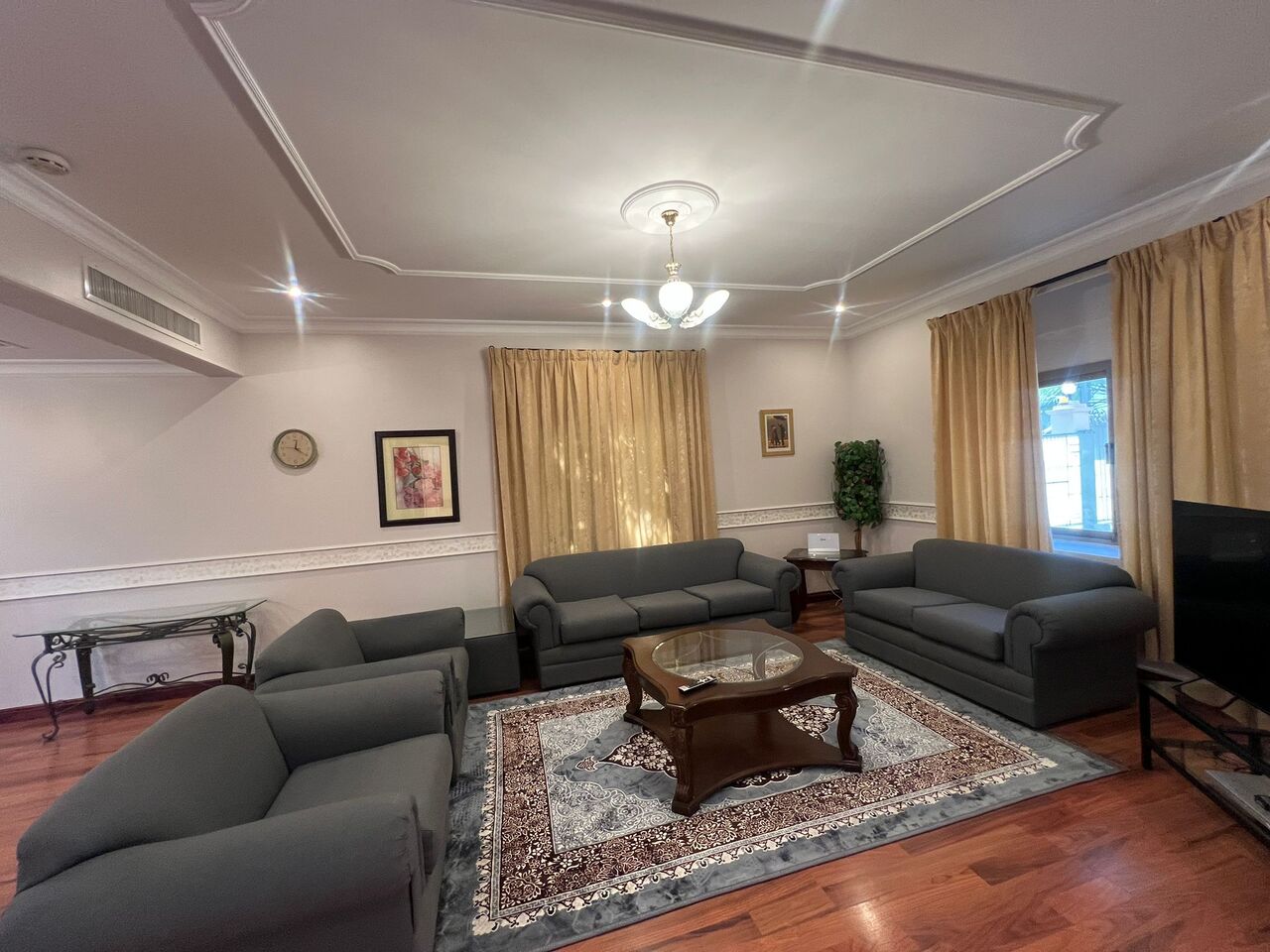 Juffair, Villas, BHD 914,  Furnished,  FULLY FURNISHED 3-BEDROOM COMPOUND VILLA FOR RENT IN JUFFAIR