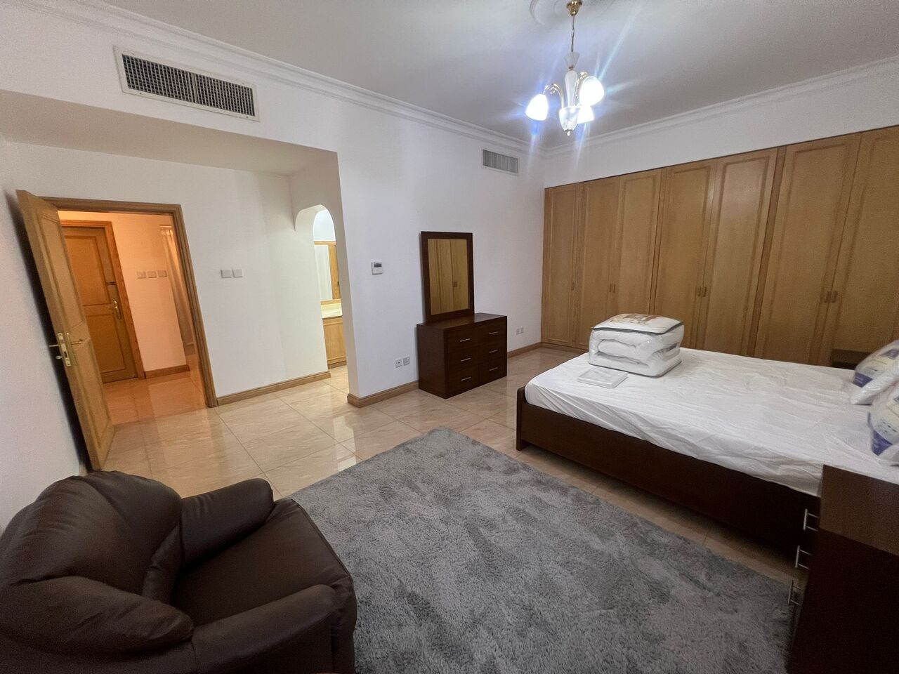 Juffair, Villas, BHD 914,  Furnished,  FULLY FURNISHED 3-BEDROOM COMPOUND VILLA FOR RENT IN JUFFAIR