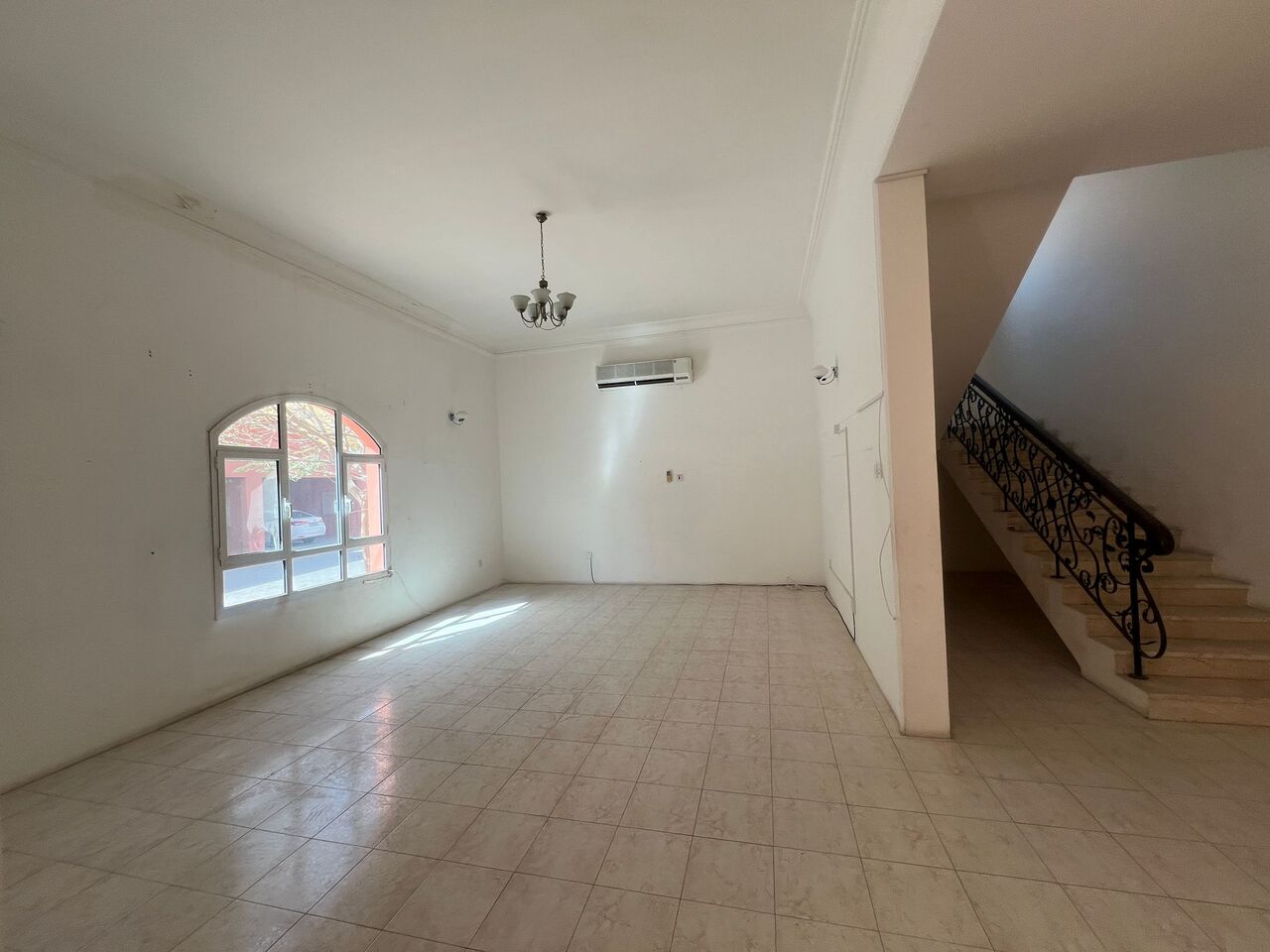 Jannusan, Villas, BHD 625,  4-BEDROOM SEMI-FURNISHED COMPOUND VILLA FOR RENT IN JANUSSAN