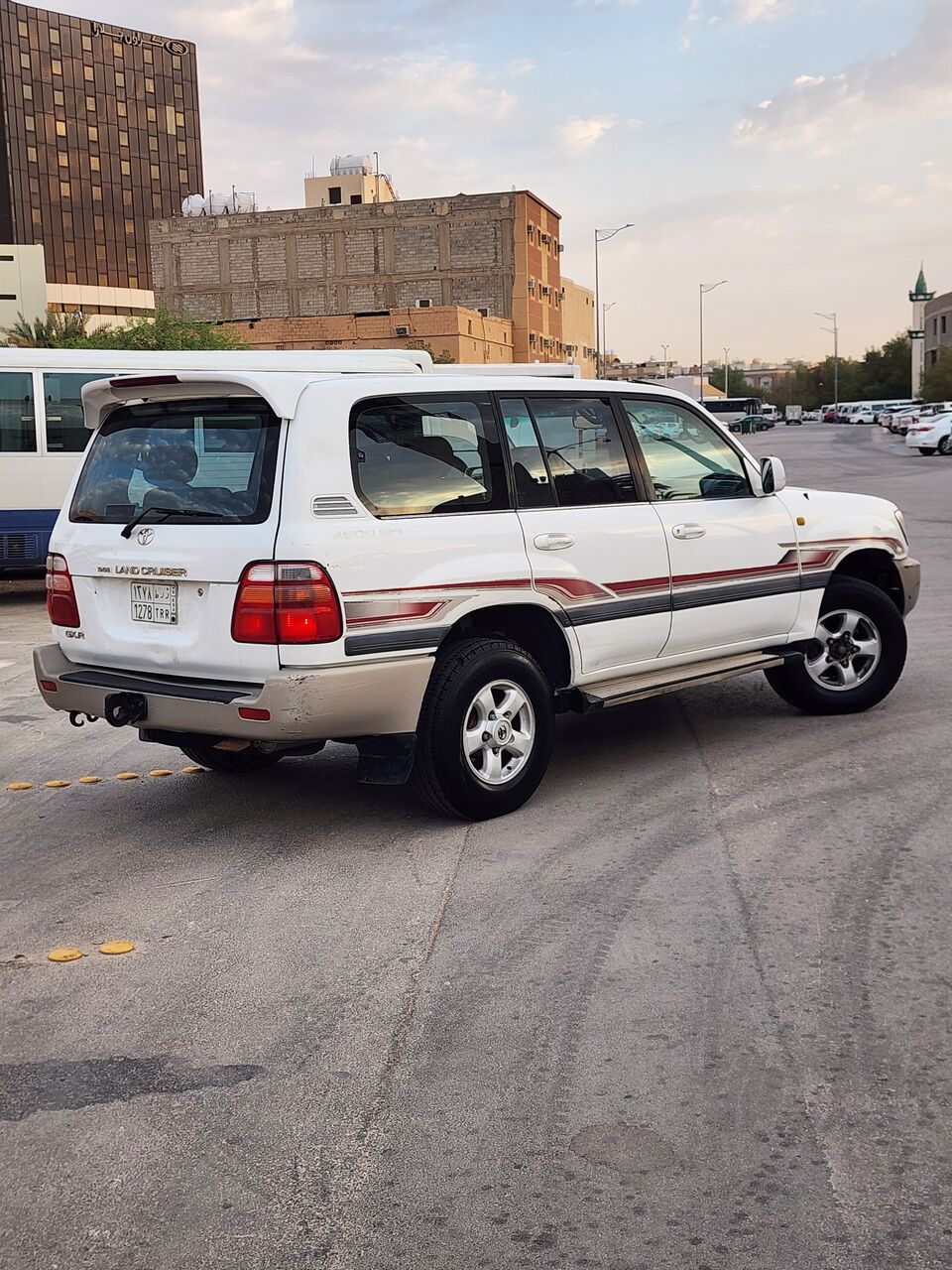 Riyadh, Vehicles, Cars & Trucks , SAR 19000,  Toyota Land Cruiser,  2001,  Automatic,  400 KM,   GXR For Sale