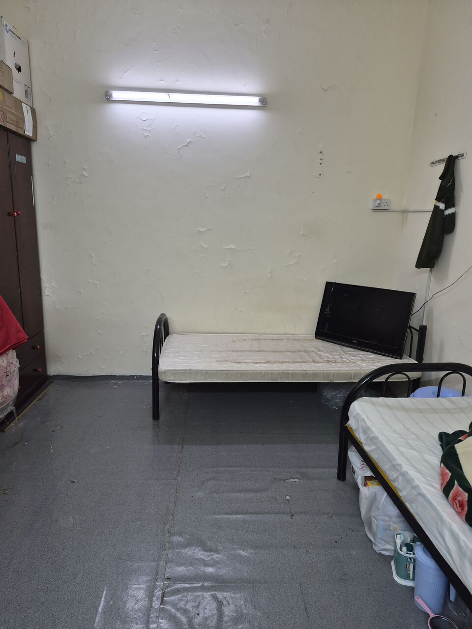 Manama, Apartments, Flats, Houses & Villas, BHD 40/month,  Furnished,  1 BR,  BED 🛌 SPACE FOR BACHELORS