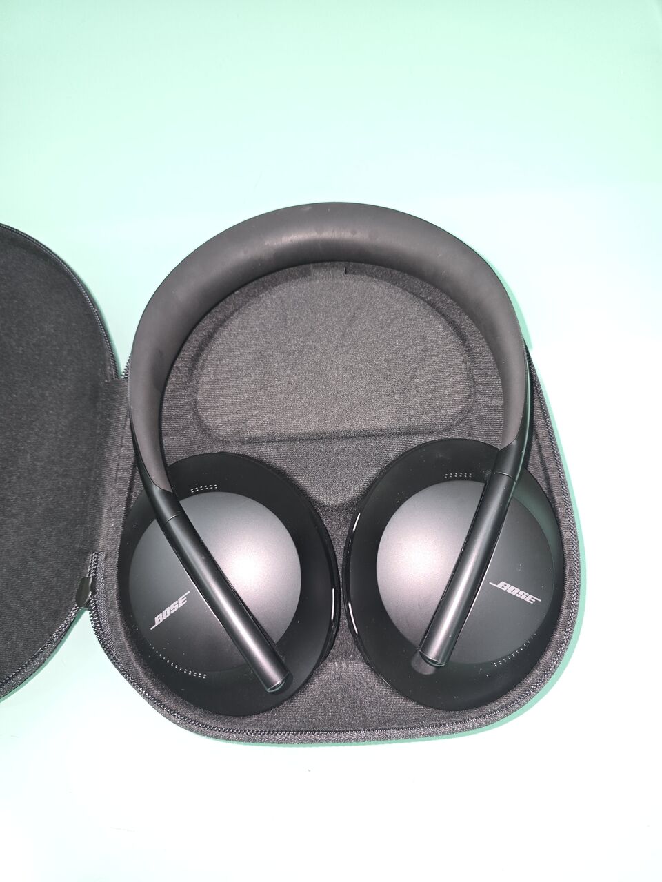 Juffair, Home Audio, BHD 100,  Bose Noise Cancelling Headphones 700 (NC700) - Excellent Condition