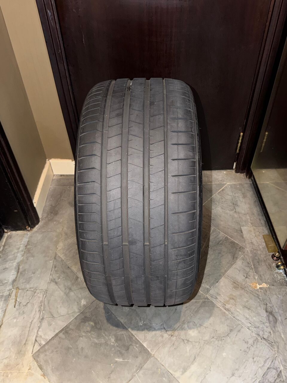 Jeddah, Auto Parts, SAR 4000,  Lamborghini Urus Tyre