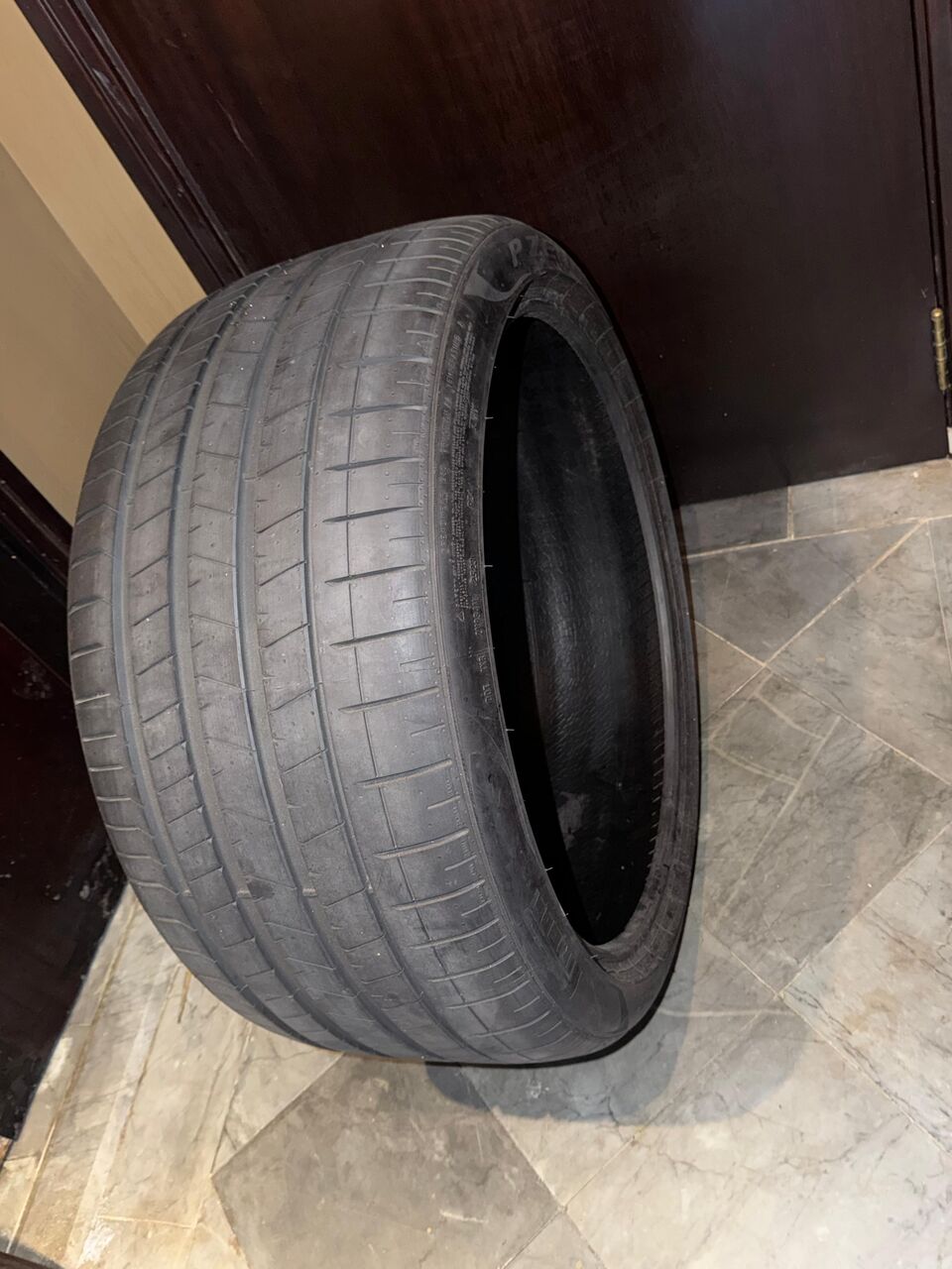 Jeddah, Auto Parts, SAR 4000,  Lamborghini Urus Tyre
