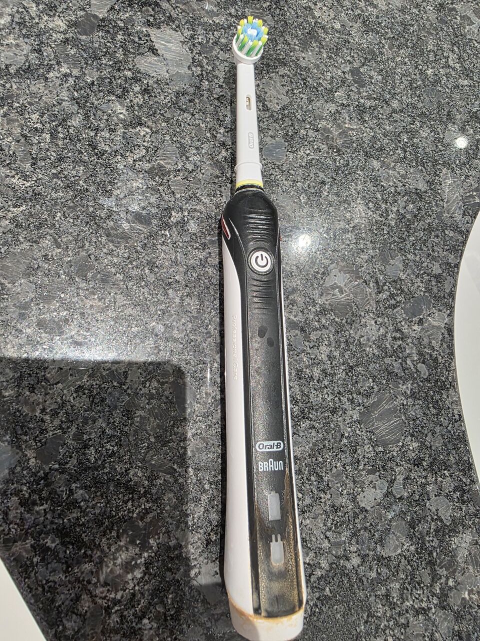 Manama, Electronics, BHD 13,  Braun OralB Electric Toothbrush, Used , With 9 New Brush Heads