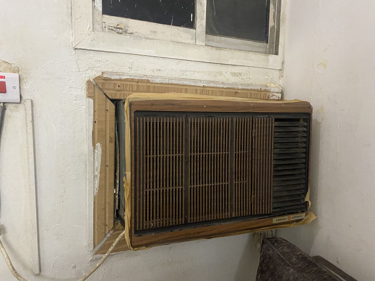 Riyadh, Air Conditioners, SAR 2000,  AC, Fridge, Sofa, Bed, Cupboard, And Other Items For Sell