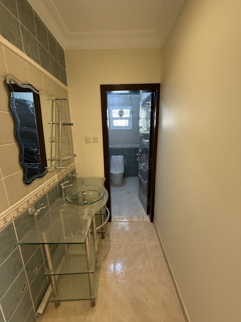 Riyadh, Apartments, Flats, Houses & Villas, SAR 60000/year,  5 BR,  Apartment Consisting Of 3 Bedrooms, A Living Room, A Kitchen, A Dining Room, A Large Sitt