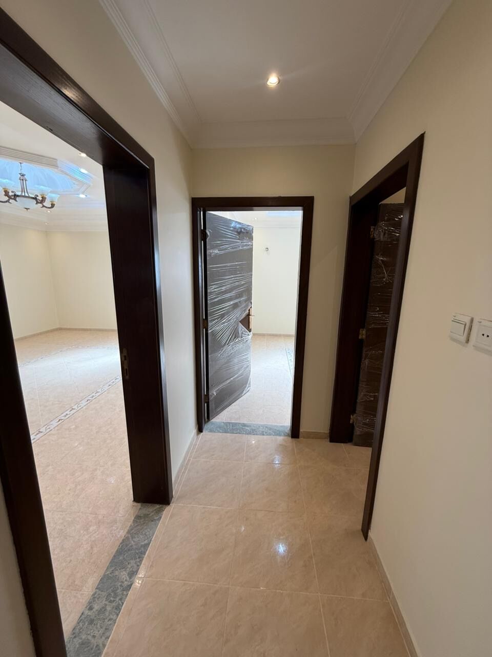 Riyadh, Apartments, Flats, Houses & Villas, SAR 60000/year,  5 BR,  Apartment Consisting Of 3 Bedrooms, A Living Room, A Kitchen, A Dining Room, A Large Sitt