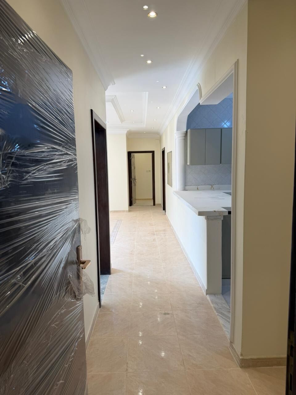 Riyadh, Apartments, Flats, Houses & Villas, SAR 60000/year,  5 BR,  Apartment Consisting Of 3 Bedrooms, A Living Room, A Kitchen, A Dining Room, A Large Sitt