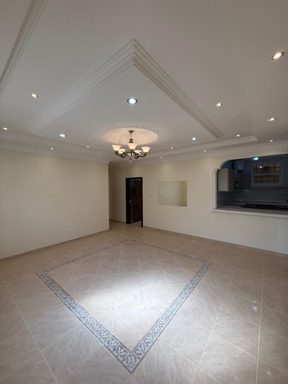 Riyadh, Apartments, Flats, Houses & Villas, SAR 60000/year,  5 BR,  Apartment Consisting Of 3 Bedrooms, A Living Room, A Kitchen, A Dining Room, A Large Sitt
