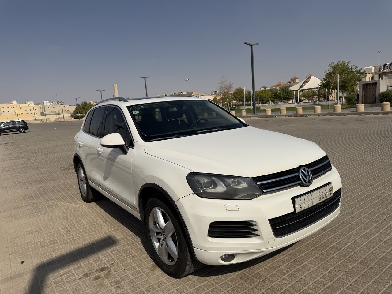 Riyadh, Vehicles, Cars & Trucks , SAR 25000,  Volkswagen Touareg,  2012,  Automatic,  308000 KM,  SUV