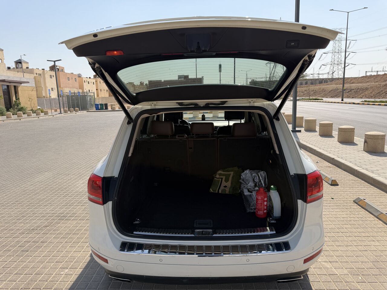 Riyadh, Vehicles, Cars & Trucks , SAR 25000,  Volkswagen Touareg,  2012,  Automatic,  308000 KM,  SUV