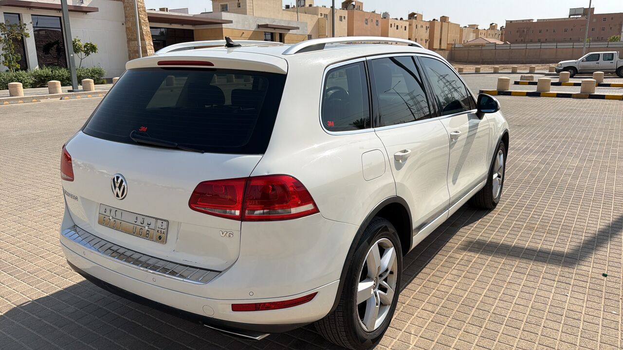 Riyadh, Vehicles, Cars & Trucks , SAR 25000,  Volkswagen Touareg,  2012,  Automatic,  308000 KM,  SUV