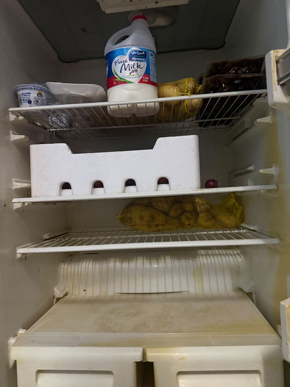 Al Thuqbah, Furniture, SAR 400,  Fridge 400 - Washing Machine 300 - Iron Board 50