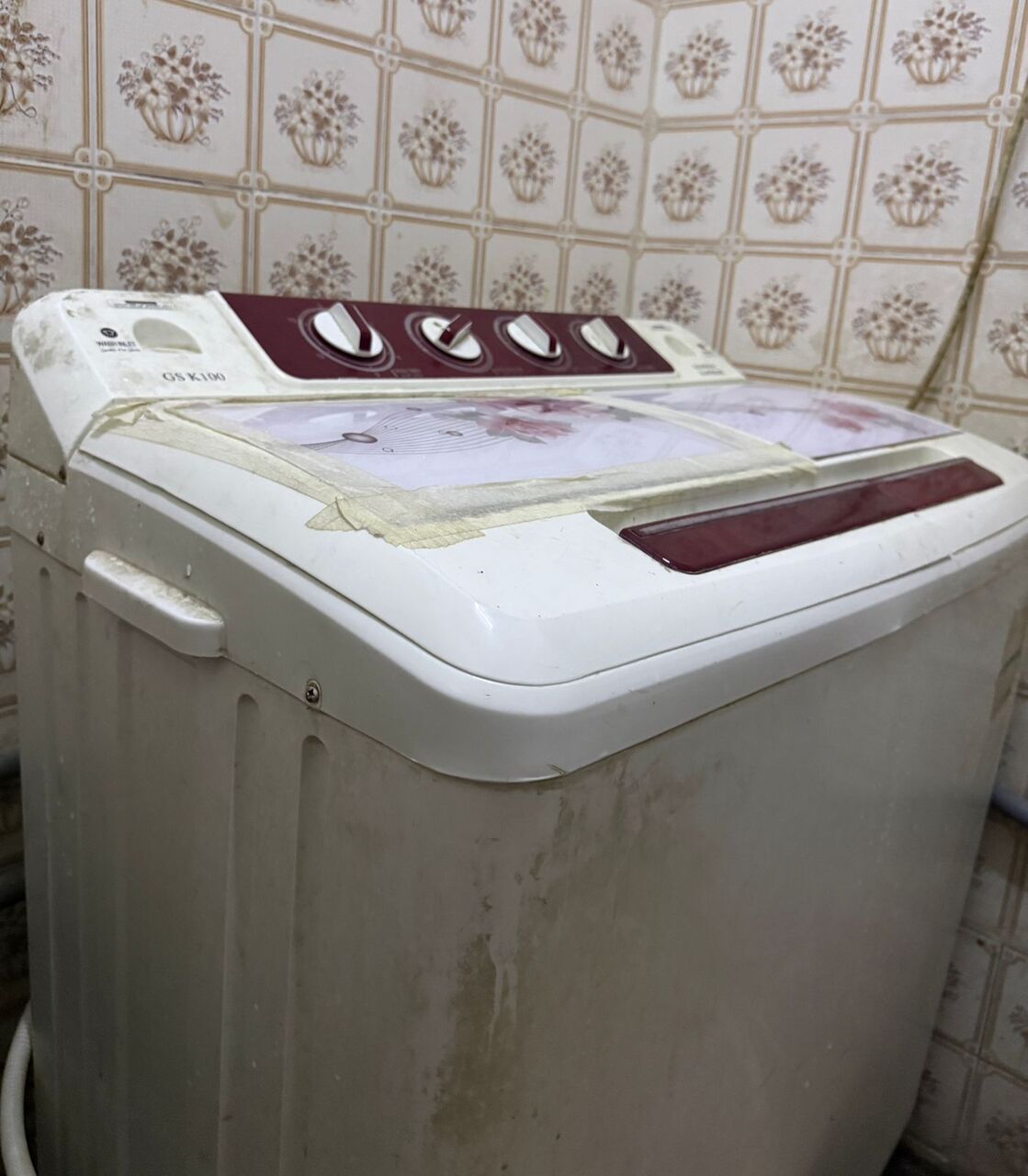 Al Thuqbah, Furniture, SAR 400,  Fridge 400 - Washing Machine 300 - Iron Board 50