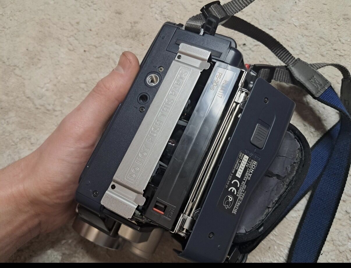 Riyadh, Electronics, SAR 1500,  CCD Camera Sony Hi8