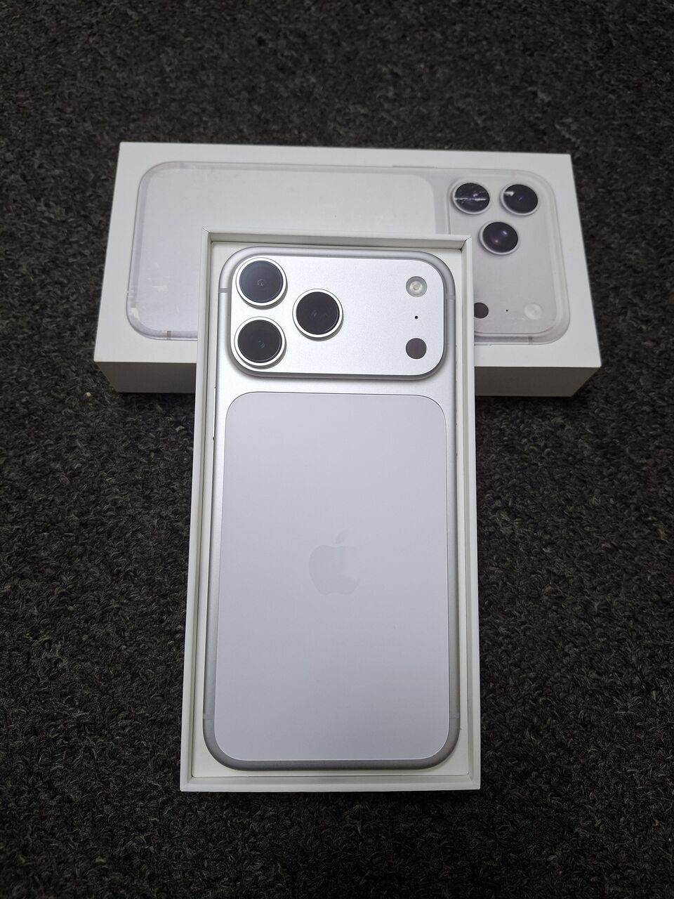 Al Rahmaniyah, Mobile Phones, SAR 4550,  IPhone 17 Pro Max 256gb Silver New Few Days Used Only