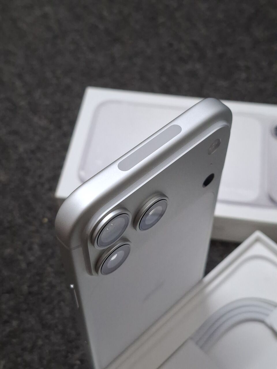 Al Rahmaniyah, Mobile Phones, SAR 4550,  IPhone 17 Pro Max 256gb Silver New Few Days Used Only