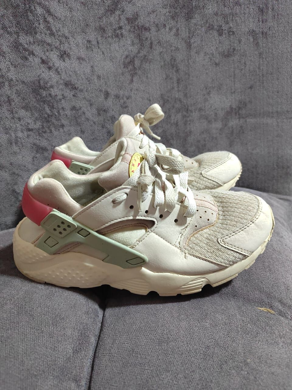 Umm Al Hamam, Baby & Kid Stuff, SAR 95,  Nike Huarache Run GS Sneakers &ndash; White/Seafoam &ndash; EU 37.5 / US 5Y