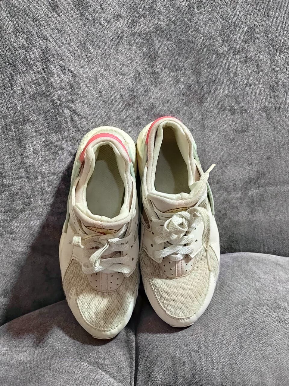 Umm Al Hamam, Baby & Kid Stuff, SAR 95,  Nike Huarache Run GS Sneakers &ndash; White/Seafoam &ndash; EU 37.5 / US 5Y