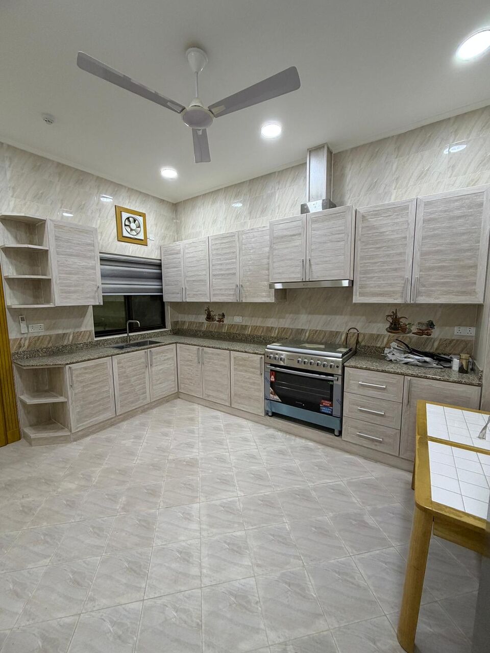 Zinj, Apartments, Flats, Houses & Villas, BHD 280/year,  2 BR,  Luxury Modern Apartments For Rent In Zinj, Opposite Al Hawaj. Brand New, First-time Occupa