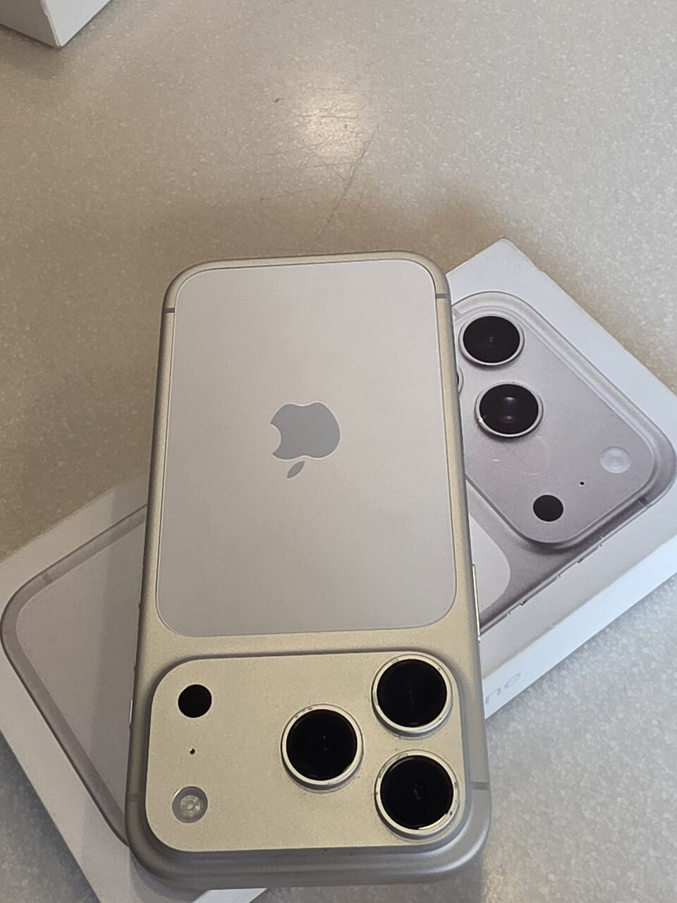 Dammam, Mobile Phones, SAR 4200,  IPhone 17 Pro
