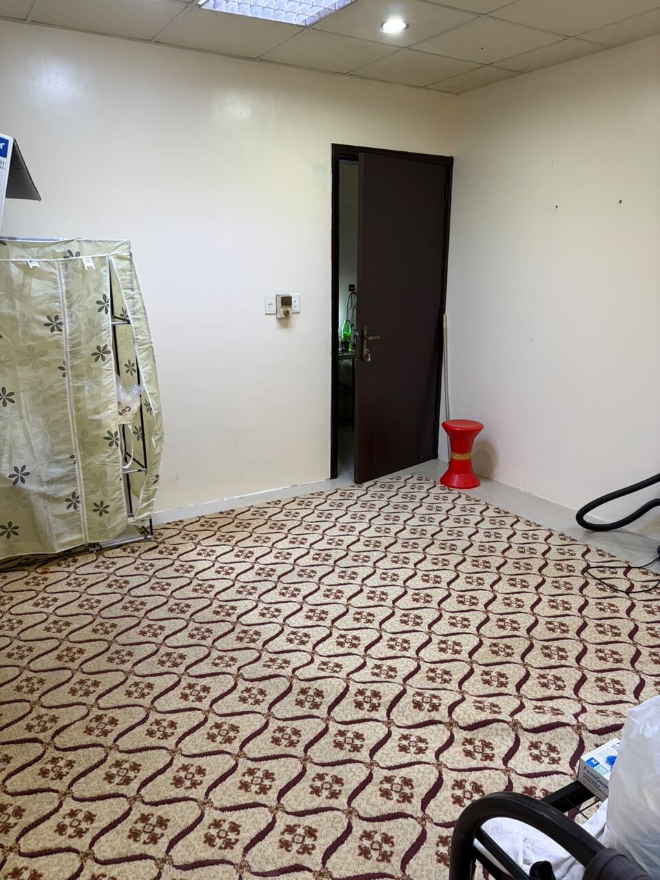 Dammam, Rooms for Rent, SAR 750/month,  Separate Room For Small Family Or Working Lady (KITCHEN & WASHROOM SHARING )