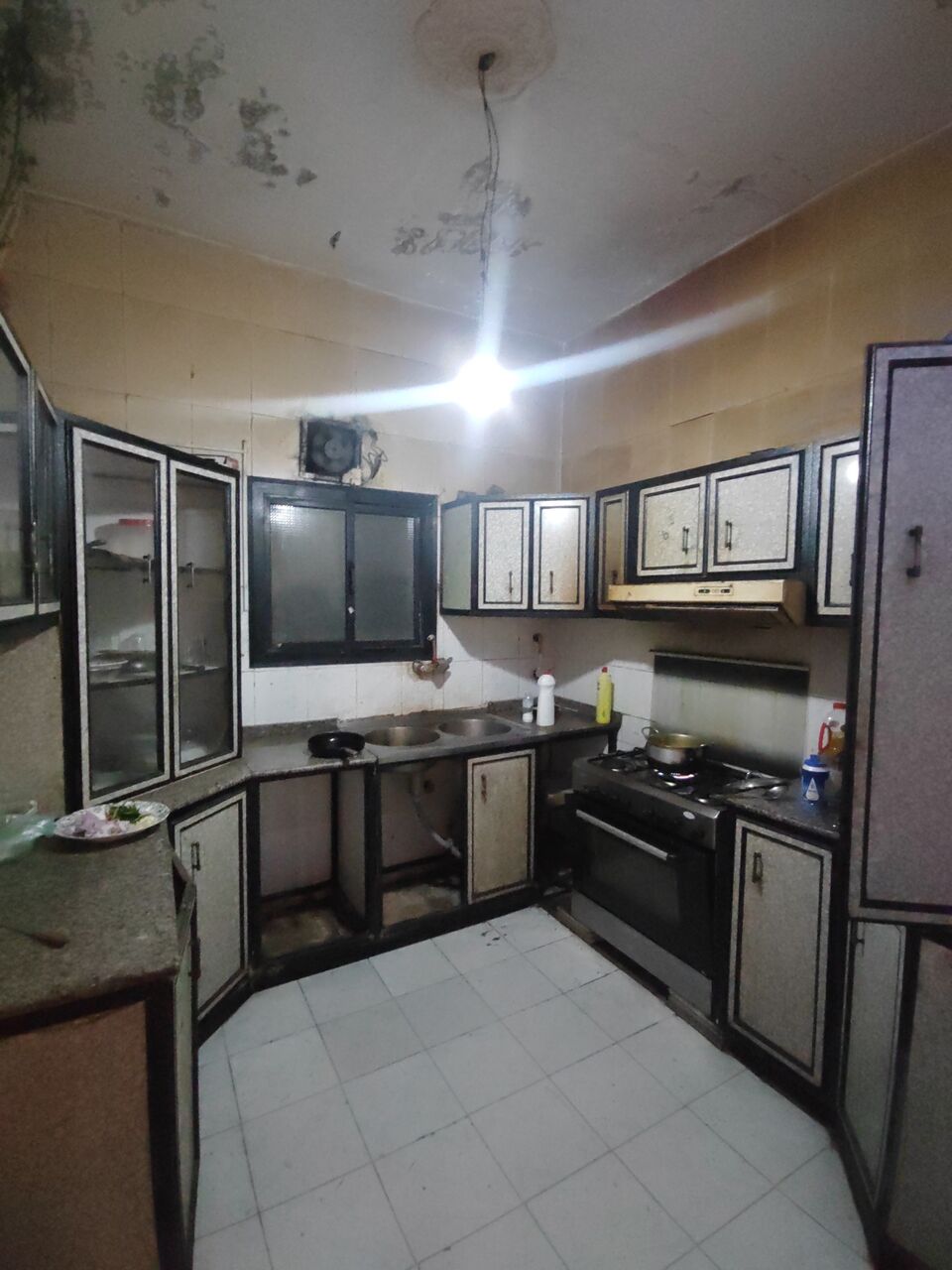 Jeddah, Bedspace For Rent, SAR 250/month,  Bad Spaces Available For Person.  Near By Roundabout Tarikh Hera Streets.