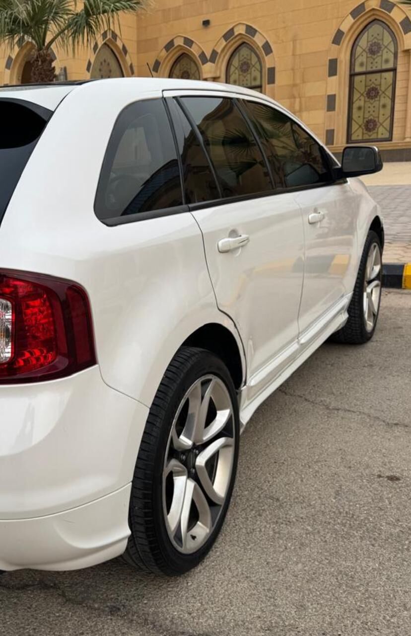 Riyadh, Vehicles, Cars & Trucks , SAR 40,  Ford Edge Sports (Full Option),  2013,  Automatic,  300000 KM,  Ford Edge Sports - 40,000SR, , , ,