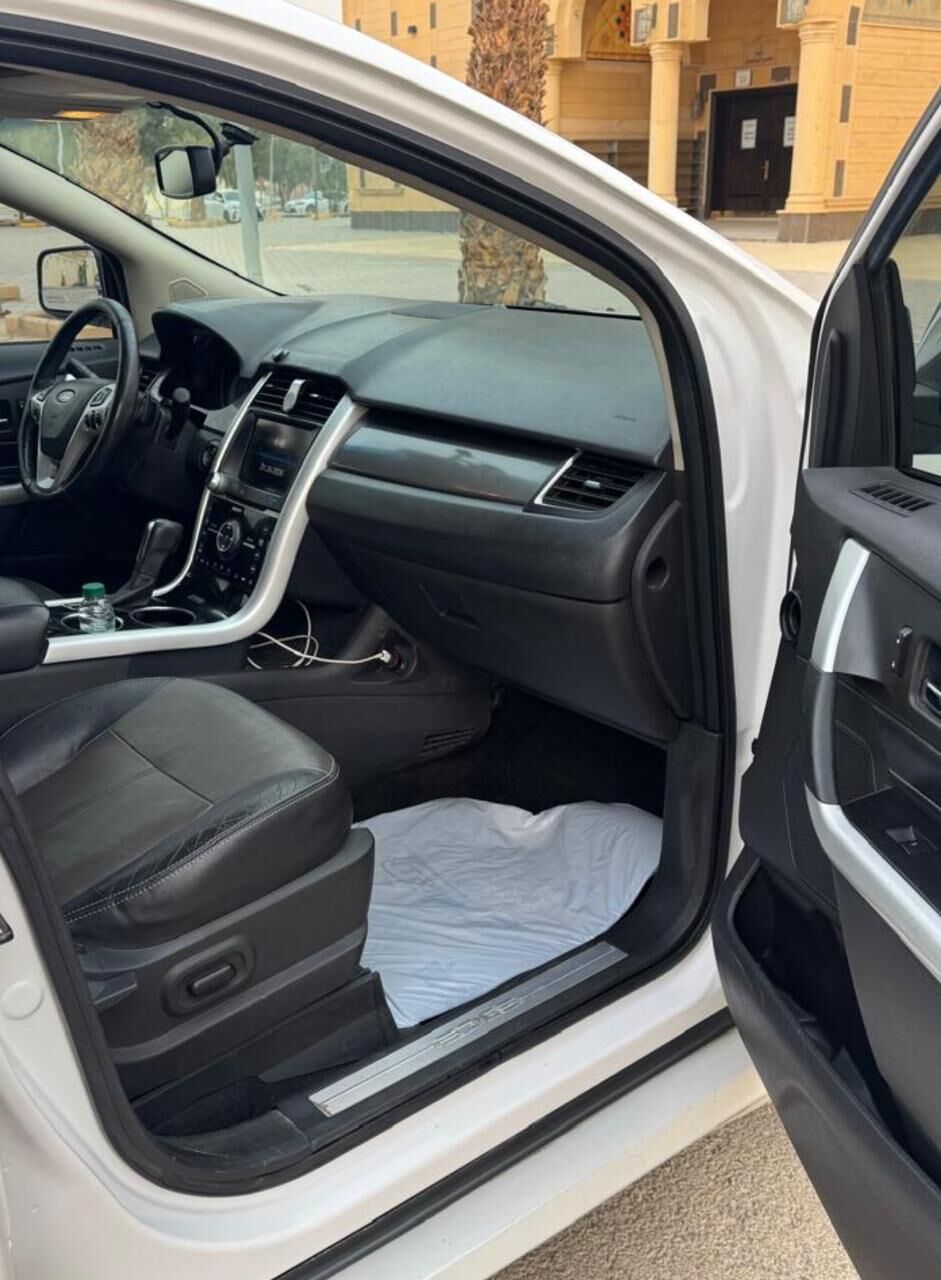 Riyadh, Vehicles, Cars & Trucks , SAR 40,  Ford Edge Sports (Full Option),  2013,  Automatic,  300000 KM,  Ford Edge Sports - 40,000SR, , , ,