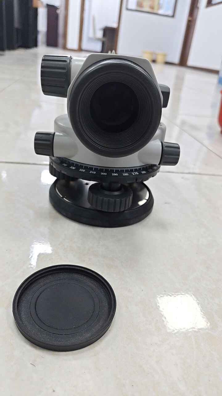 Jubail, Tools, SAR 1200,  SOKKIA Auto Level B Series With Tripod (price Negotiable)