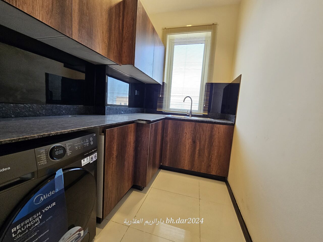 Hidd, Apartments, Flats, Houses & Villas, BHD 240/year,  1 BR,  Al Hidd City/High-end Apartment For Rent Semi-furnished Electrician