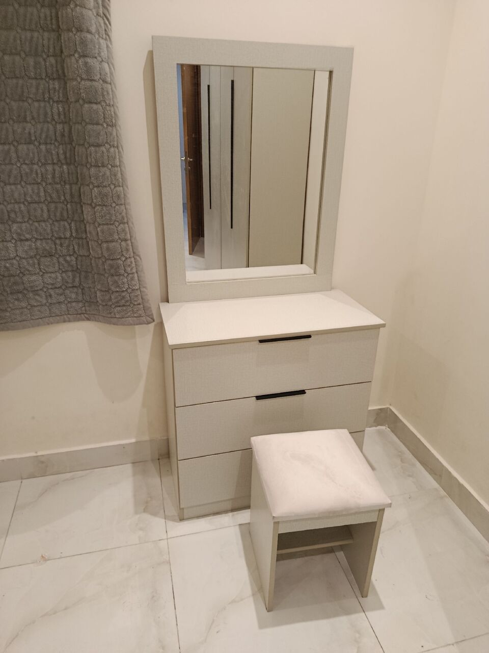 Jeddah, Furniture, SAR 1,  New Complete Bedroom Set For Sale