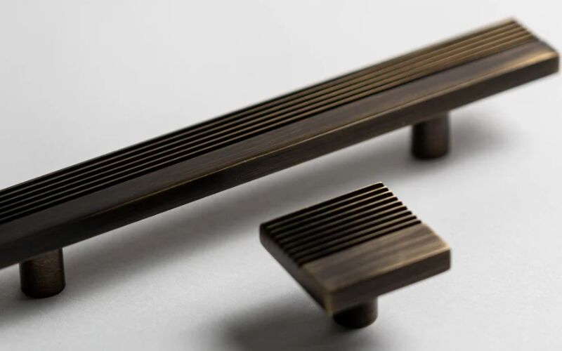 Washington DC, Farm & Garden, USD 52,  Elevate Your Cabinets With Rail Antique Brass Pulls