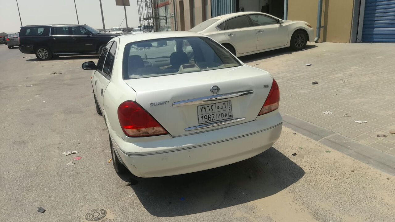 Khobar, Vehicles, Cars & Trucks , SAR 12000,  Nissan Sunny,  2005,  Automatic,  300000 KM,   For Sale