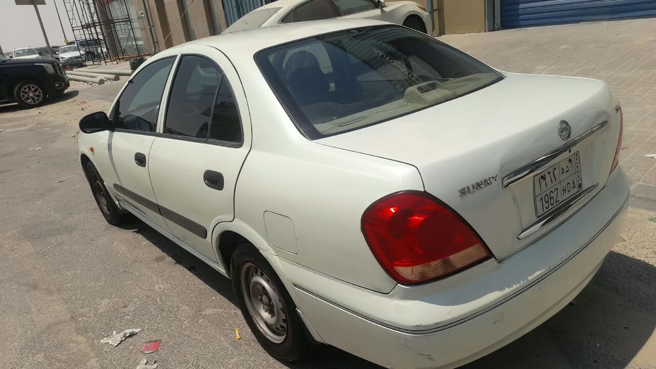 Khobar, Vehicles, Cars & Trucks , SAR 12000,  Nissan Sunny,  2005,  Automatic,  300000 KM,   For Sale