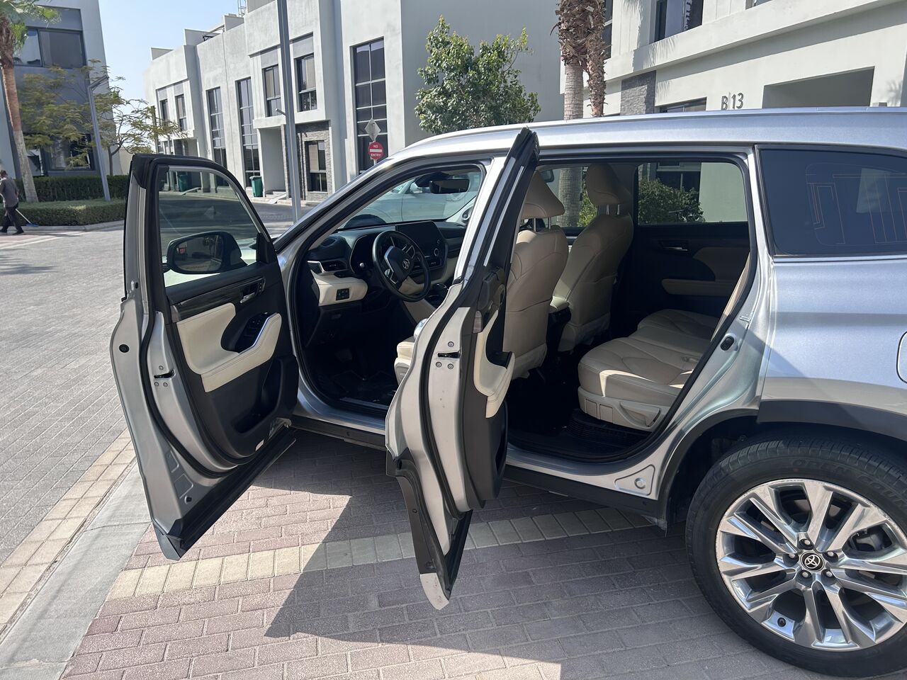 Al Sadafa, Vehicles, Cars & Trucks , SAR 170000,  Toyota Highlander Hybrid,  2024,  Automatic,  39000 KM,  Toyota Highlander  Top Trim Limited