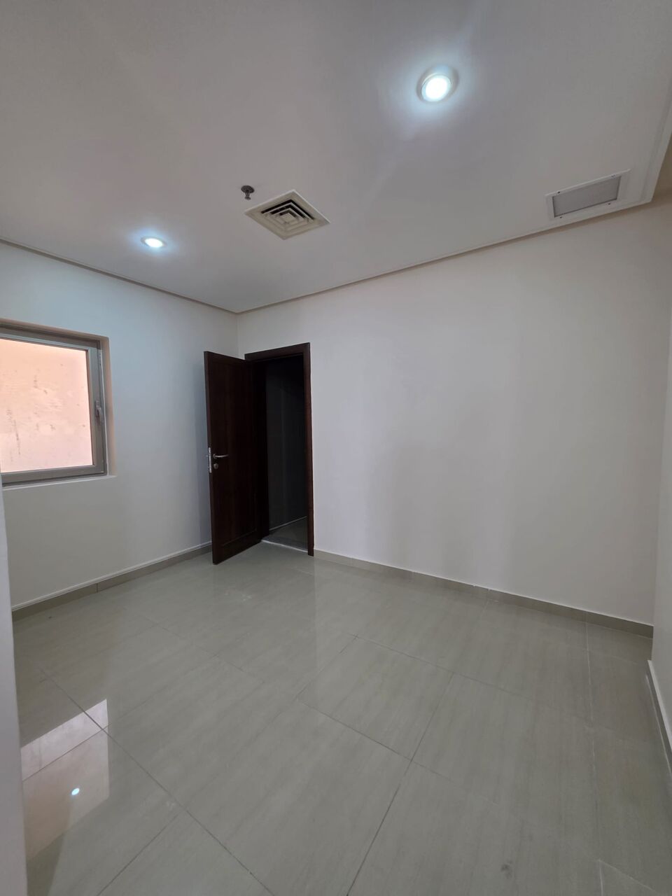 Salmiya, Apartments, Flats, Houses & Villas, KWD 600/month,  3 BR,  For Rent In Salmiya: Three-bedroom Apartment.