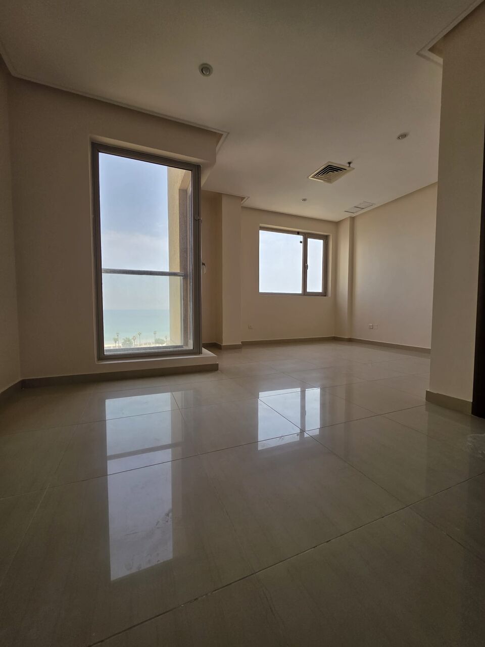 Salmiya, Apartments, Flats, Houses & Villas, KWD 600/month,  3 BR,  For Rent In Salmiya: Three-bedroom Apartment.