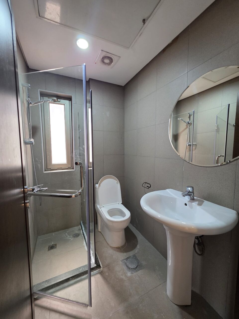 Salmiya, Apartments, Flats, Houses & Villas, KWD 600/month,  3 BR,  For Rent In Salmiya: Three-bedroom Apartment.