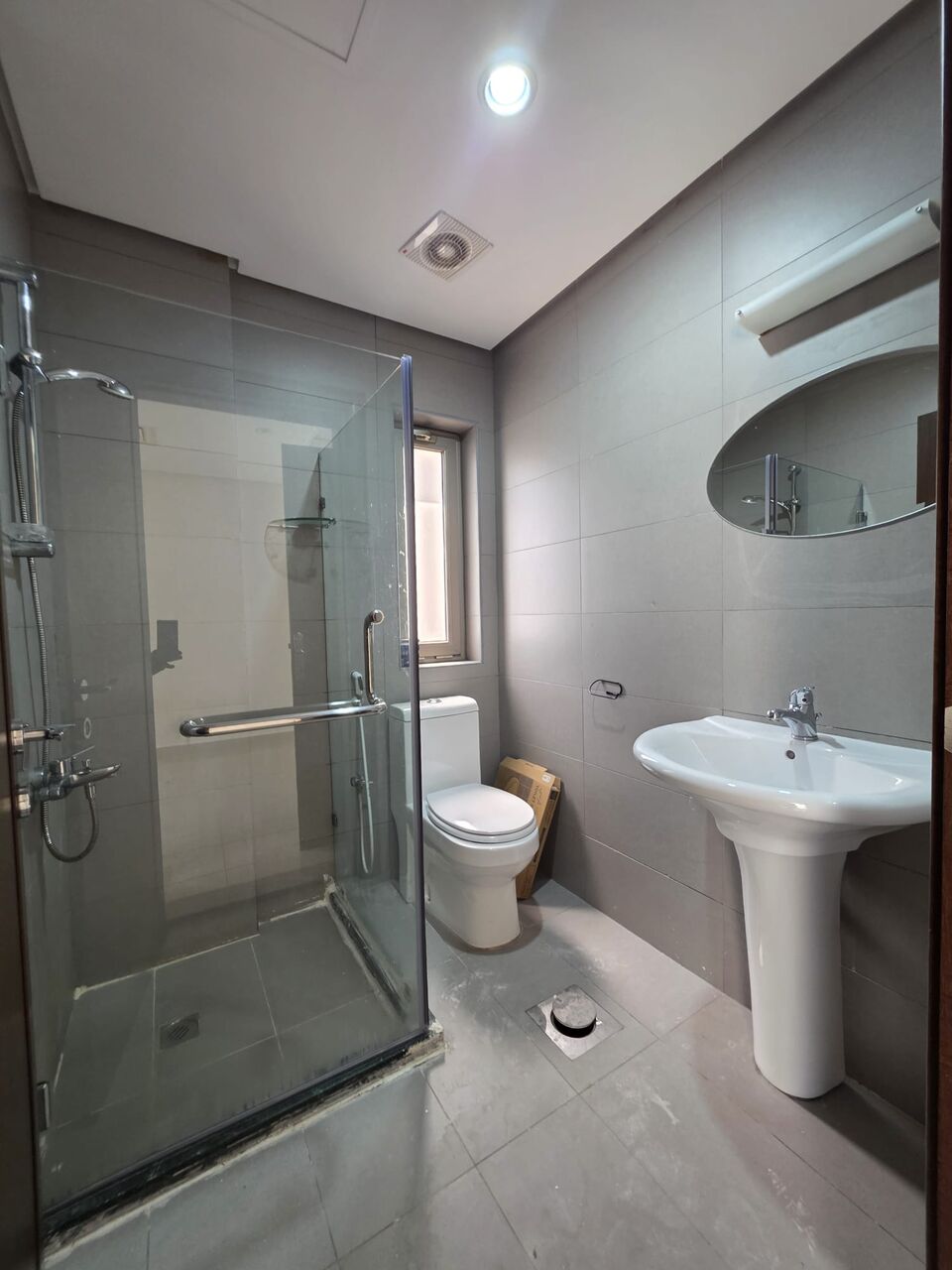 Salmiya, Apartments, Flats, Houses & Villas, KWD 600/month,  3 BR,  For Rent In Salmiya: Three-bedroom Apartment.