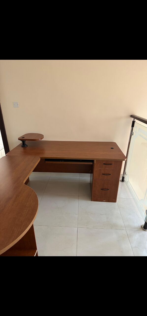 Manama, Furniture, BHD 30,  Office Table , Study  Table,  And Other Item In Excellent Condition