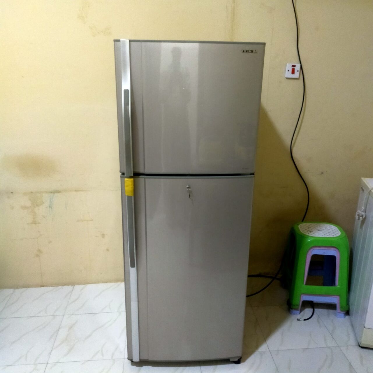 Manama, Furniture, BHD 30,  Office Table , Study  Table,  And Other Item In Excellent Condition