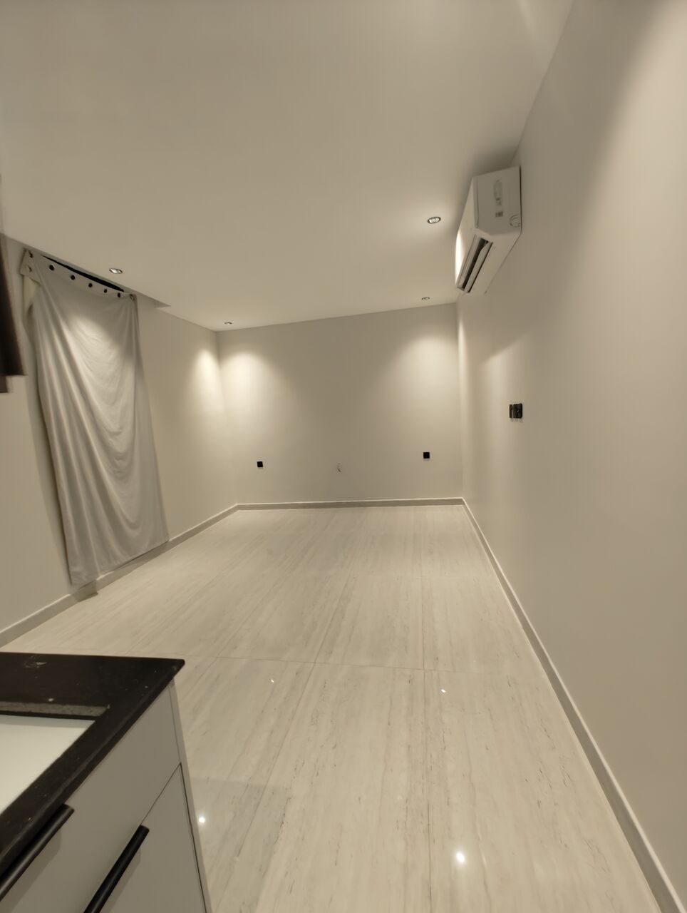 Al Wizarat, Apartments, Flats, Houses & Villas, SAR 20000/year,  1 BR,  Studio Apartment Available In Wizarat Near Marriott Hotel