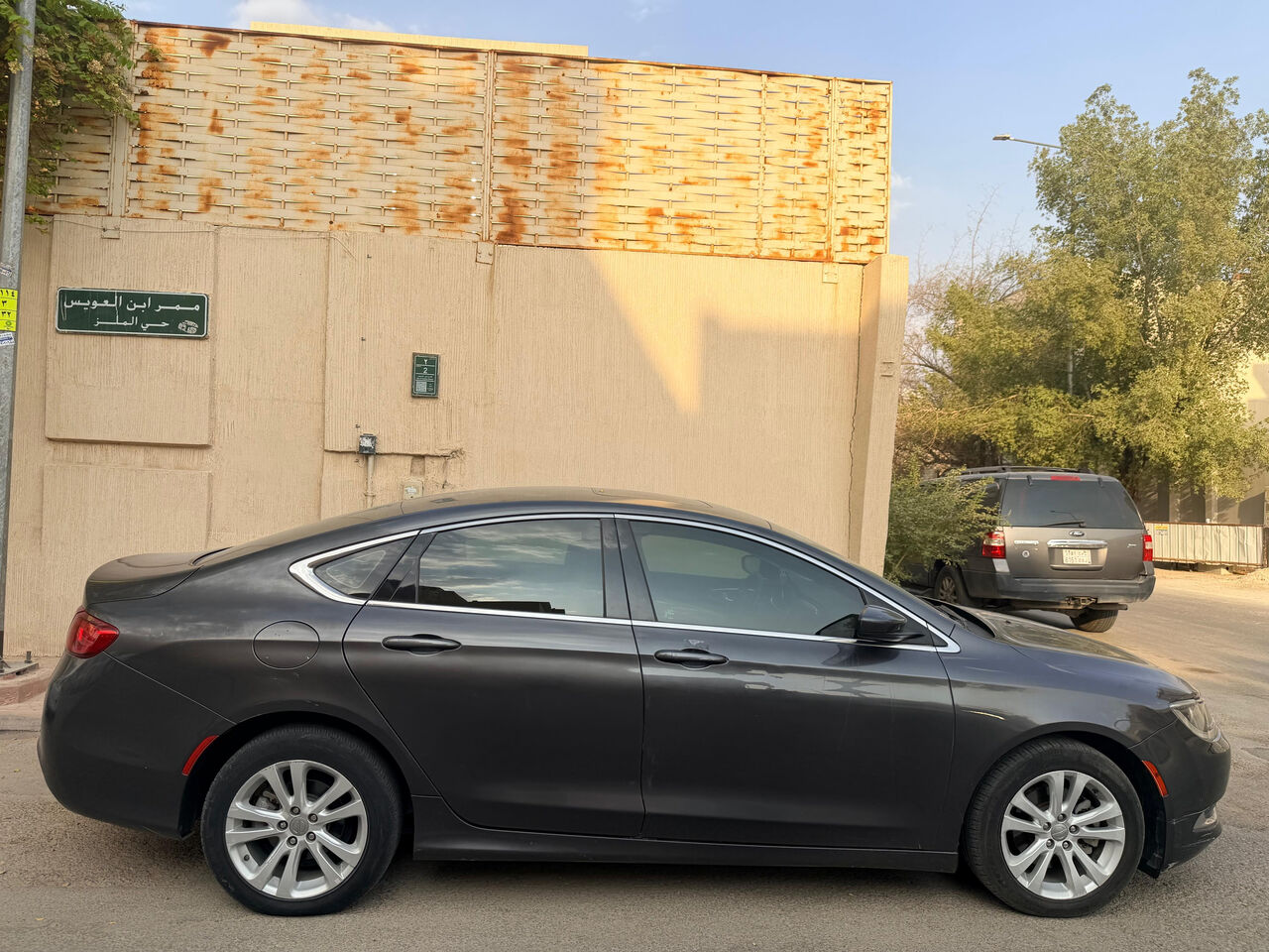Riyadh, Vehicles, Cars & Trucks , SAR 35000,  Chrysler 200,  2016,  Automatic,  125145 KM,