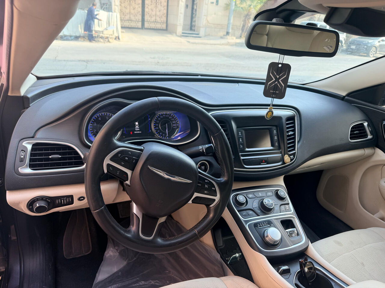 Riyadh, Vehicles, Cars & Trucks , SAR 35000,  Chrysler 200,  2016,  Automatic,  125145 KM,